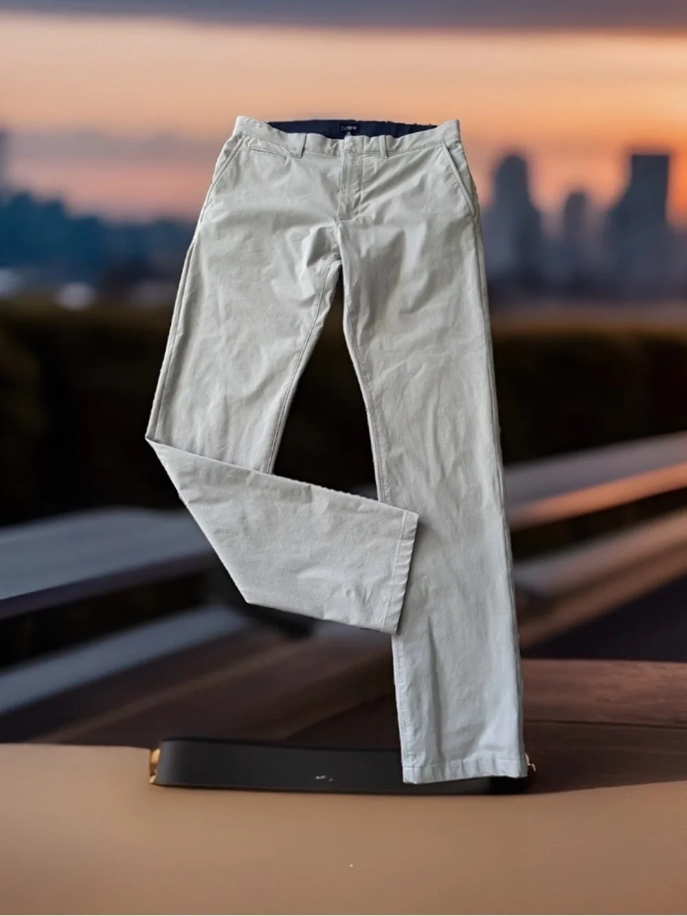 J.Crew Men’s Size W31-L34 Flat Front 484 Slim Tech Pants. Grey. Excellent Cond.